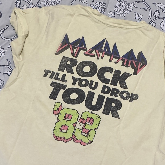 Daydreamer Yellow Leopard Graphic Tee - Picture 5 of 5